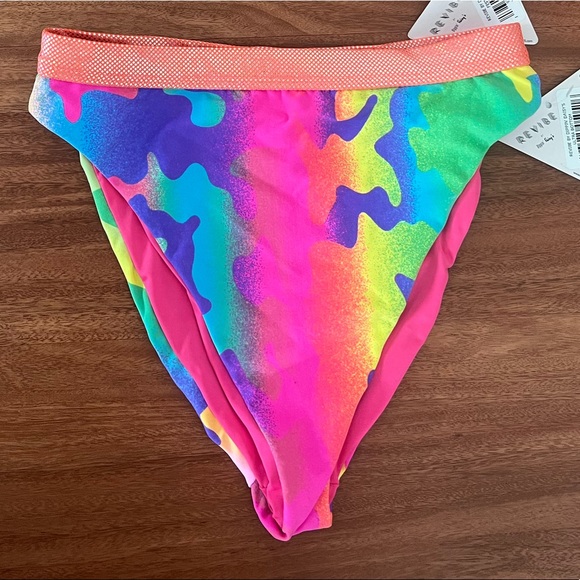 Dippin’ Daisy’s NWT colorful bikini - Picture 2 of 9